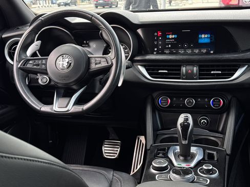 Used 2022 Alfa Romeo Stelvio Sprint image 26
