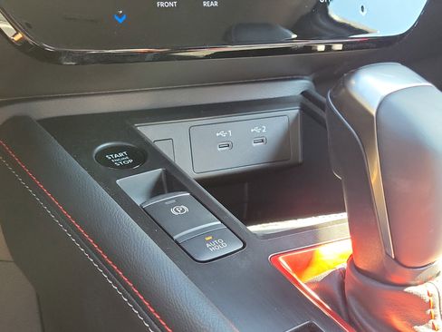 New 2026 Nissan Kicks SR image 18