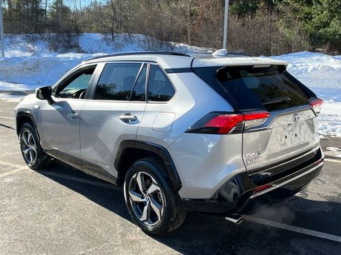 Used 2023 Toyota RAV4 SE w/ Weather & Moonroof Package image 3