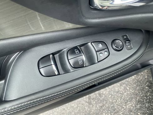 Used 2018 Nissan Murano SL w/ Cargo Package image 13