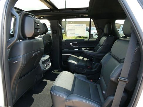 New 2027 Ford Expedition Platinum w/ Stealth Appearance Package AWD/4WD image 15