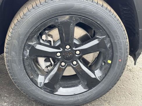 New 2026 Jeep Grand Cherokee L Limited w/ Limited Altitude Package image 33