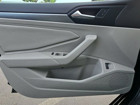 Used 2022 Volkswagen Jetta SE w/ Panoramic Sunroof Package FWD image 25