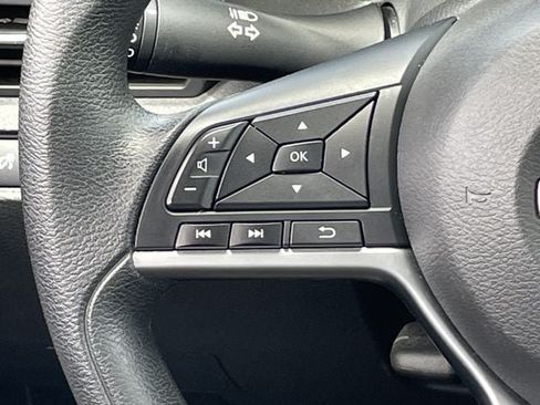 Used 2024 Nissan Altima 2.5 SV FWD image 13