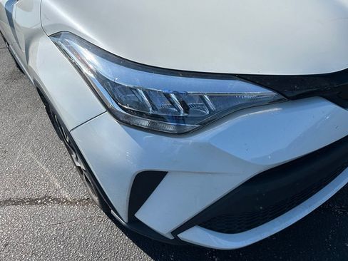 Used 2020 Toyota C-HR XLE FWD image 3