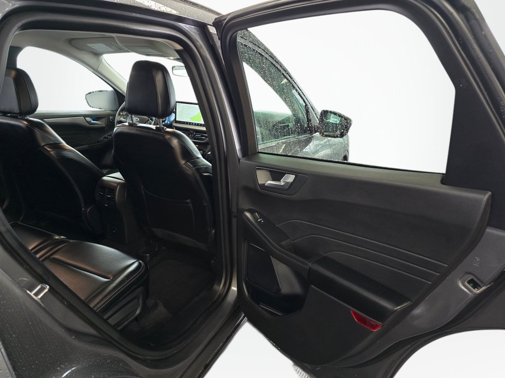Used 2024 Ford Escape Platinum AWD/4WD image 38