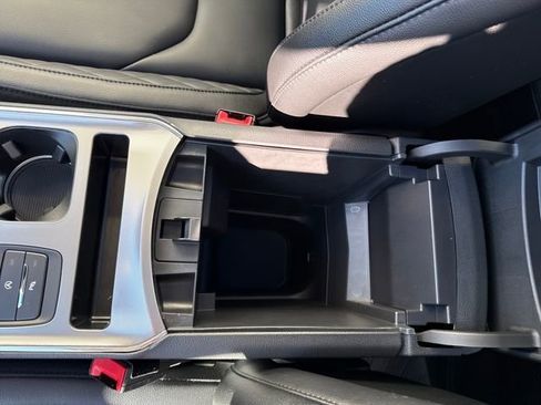 Used 2024 Ford Edge Titanium w/ Cargo Accessory Package image 24