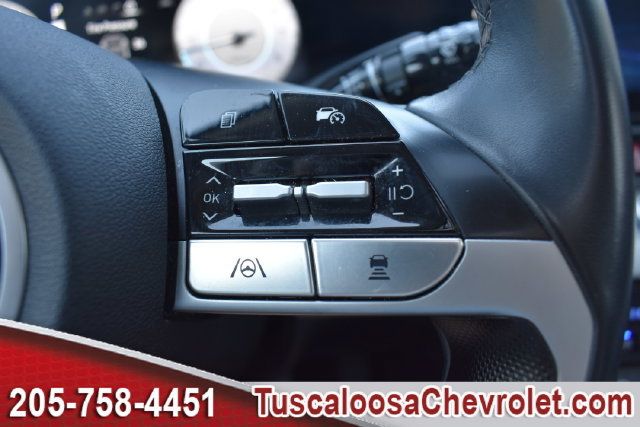 Used 2025 Hyundai Elantra Limited FWD image 31