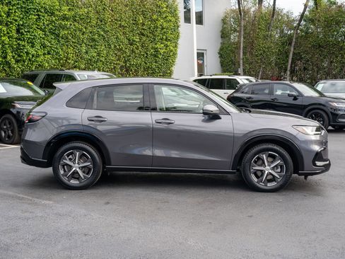 Used 2023 Honda HR-V EX-L image 4