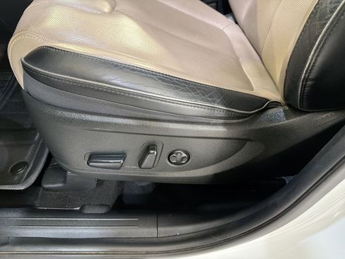 Used 2022 Hyundai Santa Fe SEL w/ Convenience + Premium Package image 11