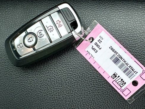 Used 2022 Ford Explorer Limited w/ Limited Technology Package image 40