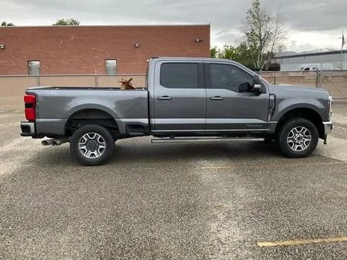 Used 2024 Ford F350 Lariat AWD/4WD image 2