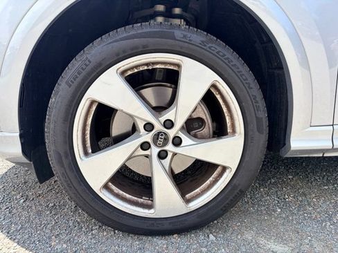 Certified 2025 Audi Q5 Premium w/ Premium Plus AWD/4WD image 5