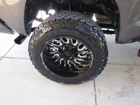 Used 2016 Toyota Tundra SR5 w/ SR5 Upgrade Package image 27