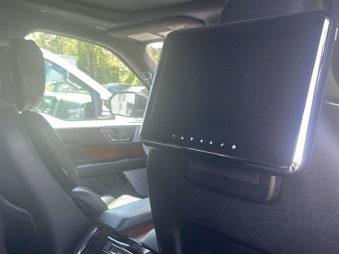 Used 2019 Lincoln Navigator L Reserve AWD/4WD image 5