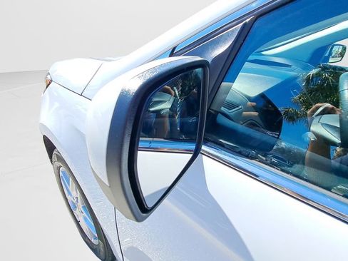 Used 2024 Ford Edge SEL image 11