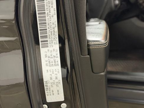 Used 2017 Jeep Cherokee Latitude w/ Cold Weather Group image 30