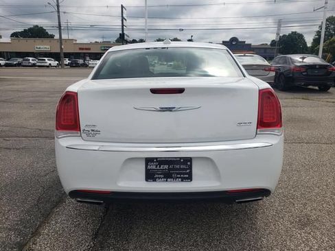 Used 2016 Chrysler 300 Limited w/ Driver Convenience Group AWD/4WD image 4