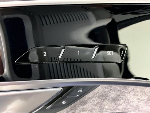 Used 2021 Audi A8 L 4.0T w/ Executive Plus Package AWD/4WD image 35