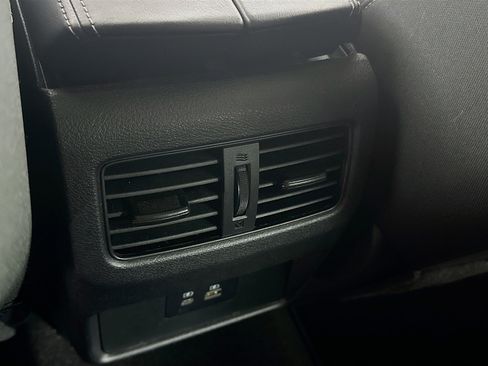 Used 2023 Nissan Rogue SV image 26