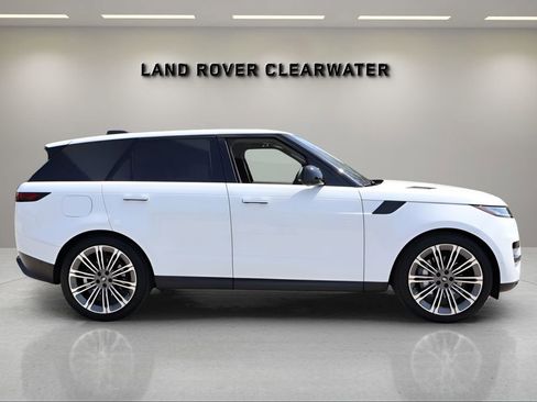 Used 2025 Land Rover Range Rover Sport SE image 5