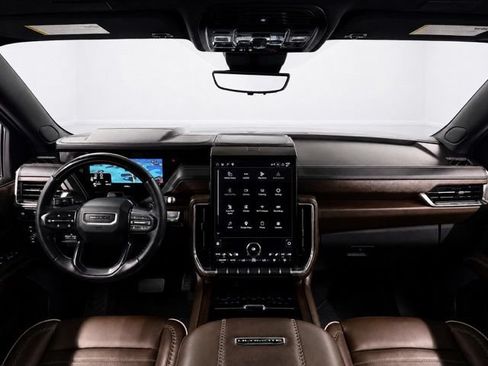 Used 2025 GMC Yukon Denali Ultimate AWD/4WD image 26