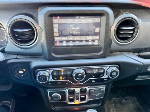 Used 2022 Jeep Wrangler Unlimited Sport AWD/4WD image 13