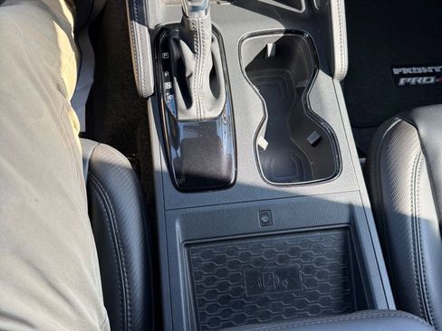 Used 2022 Nissan Frontier PRO-4X image 23