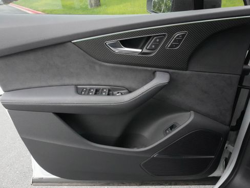 Used 2025 Audi SQ7 Premium Plus AWD/4WD image 29
