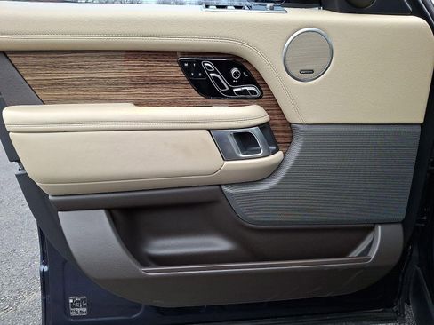 Used 2019 Land Rover Range Rover HSE image 15