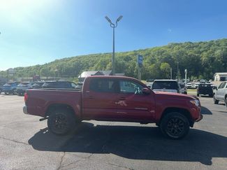 Used 2021 Toyota Tacoma SR5 AWD/4WD video 3