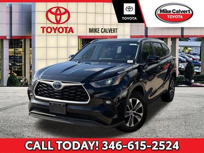 Used 2024 Toyota Highlander XLE