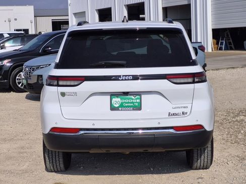 Used 2023 Jeep Grand Cherokee Limited image 6