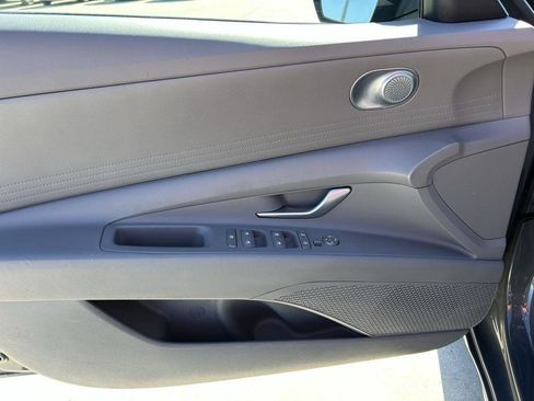 Used 2024 Hyundai Elantra SEL image 9