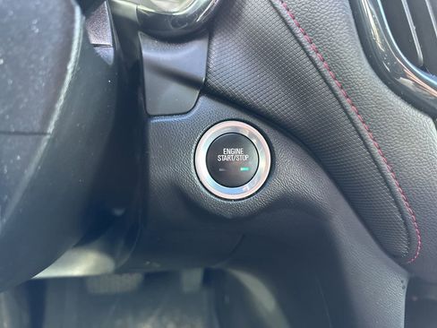 Used 2022 Chevrolet Equinox RS w/ Infotainment Package image 24