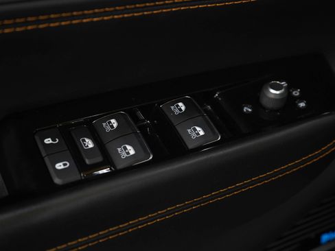 Used 2023 Jeep Grand Wagoneer Series III AWD/4WD image 24
