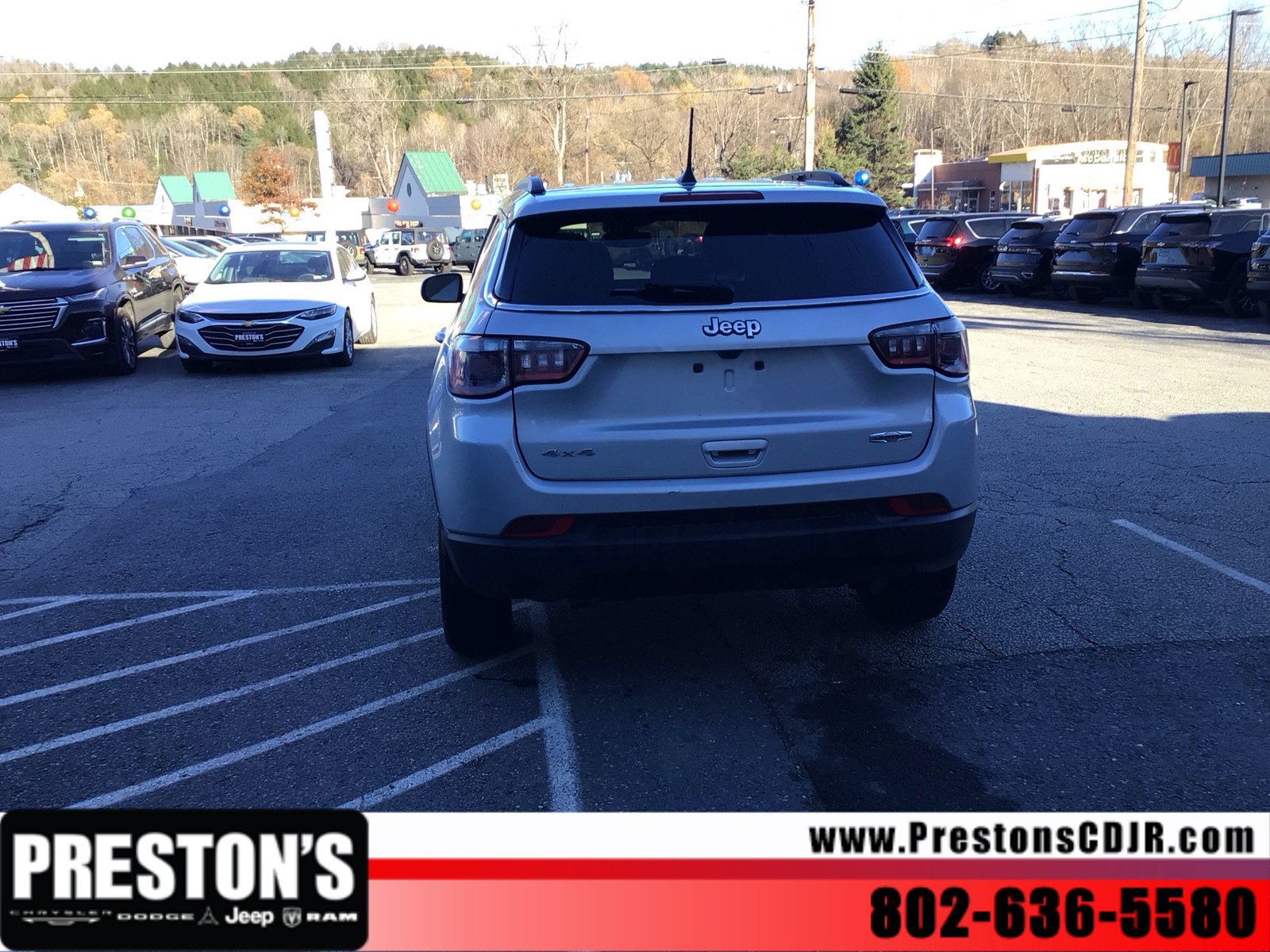Used 2024 Jeep Compass Latitude AWD/4WD image 4