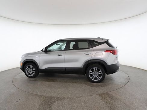 Used 2021 Kia Seltos LX image 8