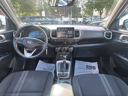 Used 2023 Hyundai Venue SEL FWD image 27