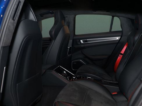 Used 2021 Porsche Panamera GTS w/ Premium Package image 12