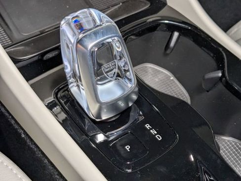 New 2026 Volvo XC40 B5 Plus w/ Protection Package Premier image 20