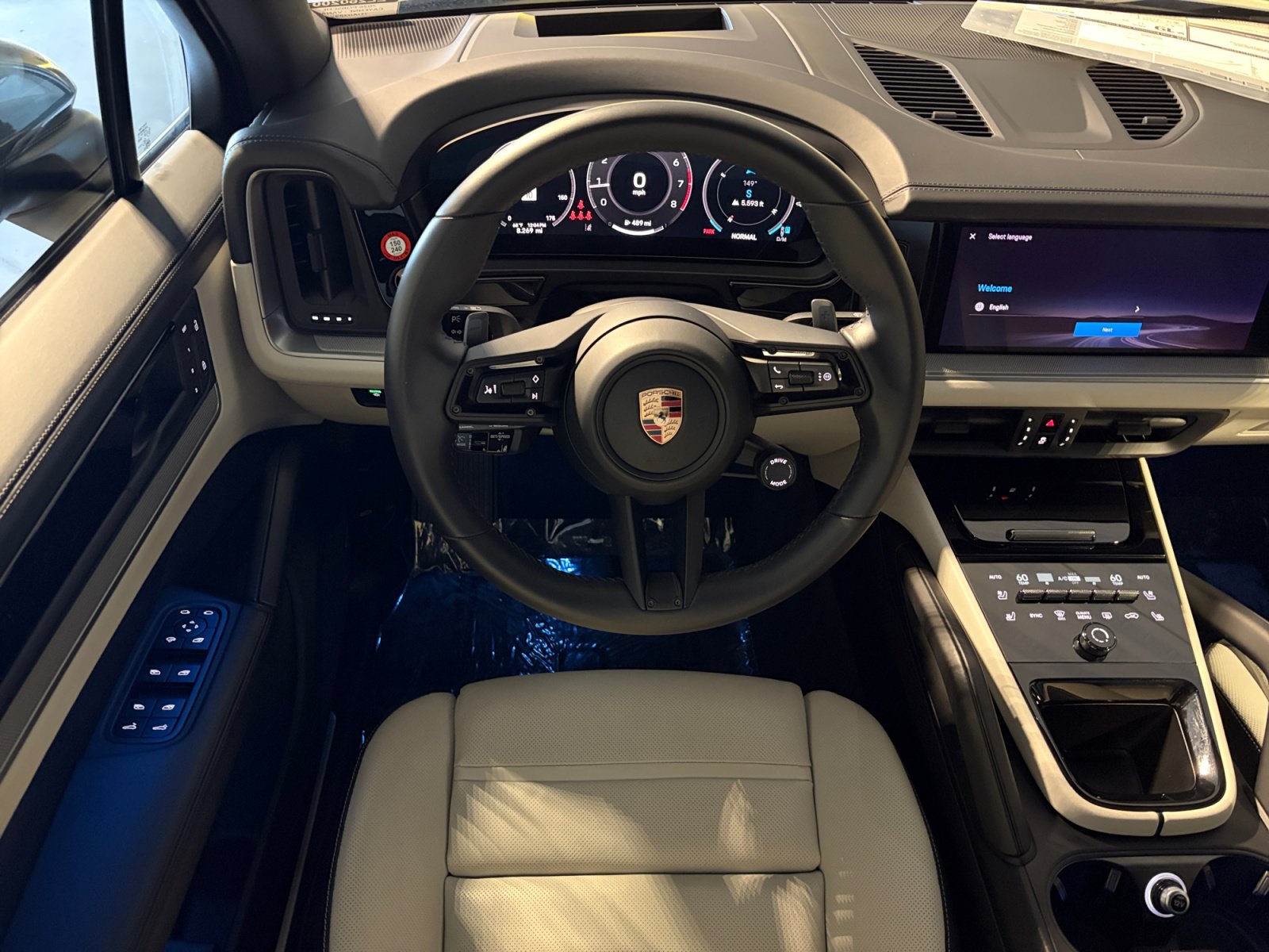 Certified 2026 Porsche Cayenne AWD/4WD image 5