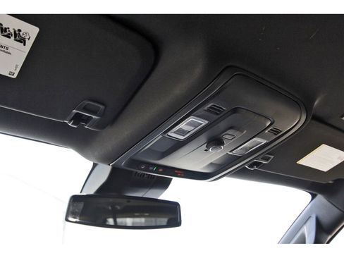 Used 2025 Chevrolet Suburban Z71 AWD/4WD image 24