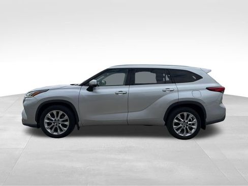 Used 2021 Toyota Highlander Limited AWD/4WD image 8