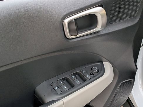 New 2026 Hyundai Venue SEL FWD image 16
