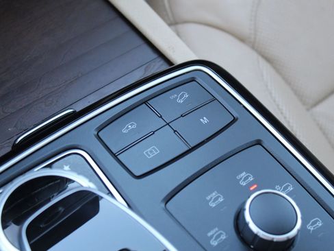 Used 2017 Mercedes-Benz GLS 450 4MATIC image 35