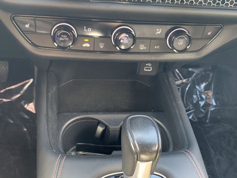 Used 2024 Honda HR-V Sport image 25