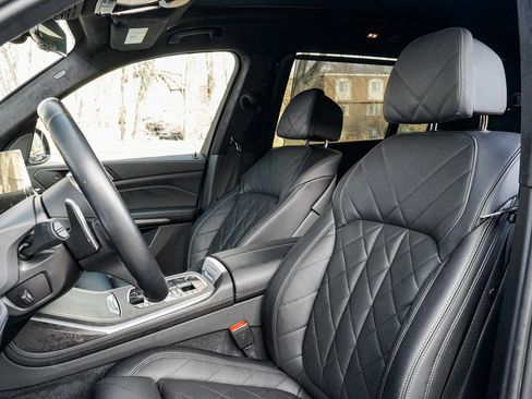 Used 2023 BMW X7 xDrive40i w/ M Sport Package image 17