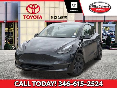 Used 2024 Tesla Model Y Long Range RWD image 1