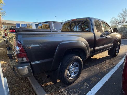 Used 2011 Toyota Tacoma PreRunner w/ SR5 Pkg #2 image 3